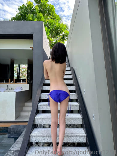 【2023-08-14】Met a stranger on the beach part 2.m4v